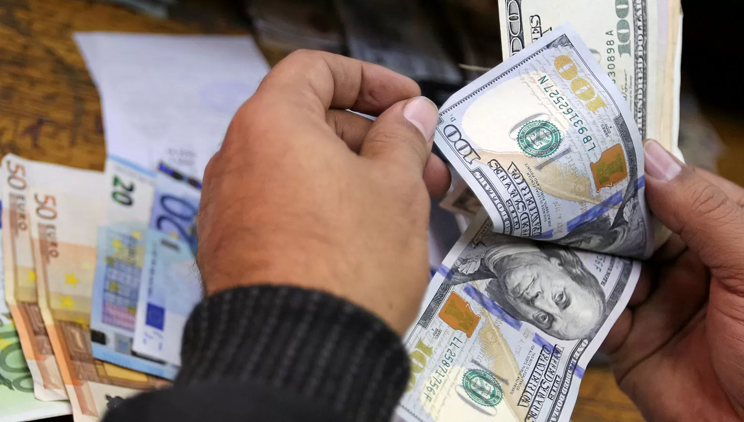 El dólar sigue en aumento. REUTERS