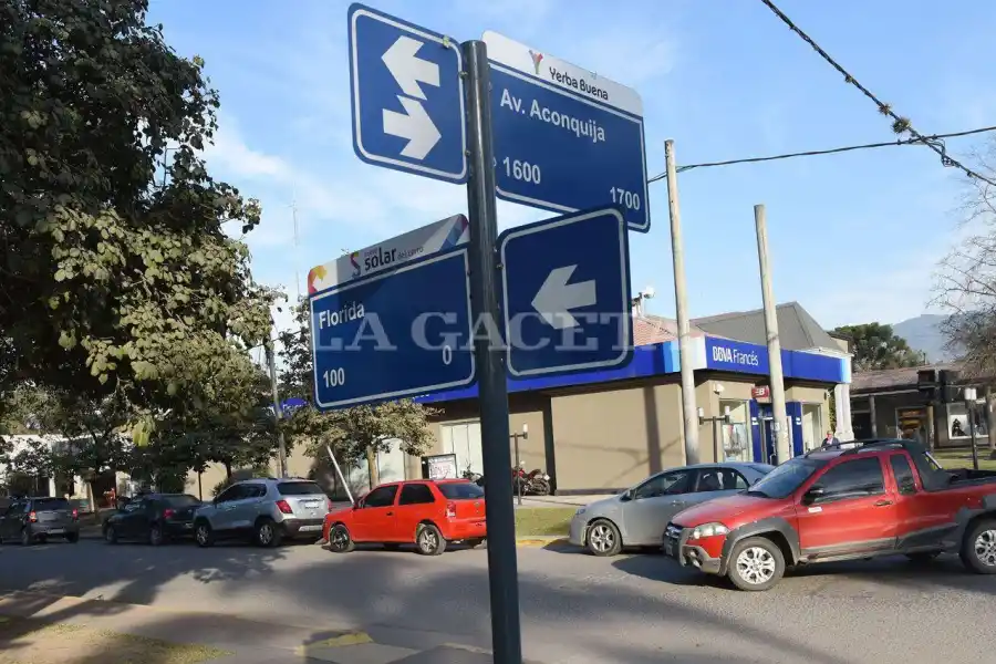 Yerba Buena: quiso robar una camioneta con un inhibidor de alarmas y su imagen se viralizó