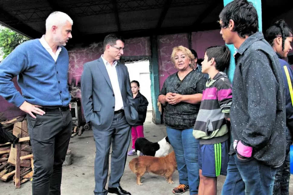 DE VISITA. El comedor “Lazos de Comunidad está en Colón y Olleros. ministerio de desarrollo social 