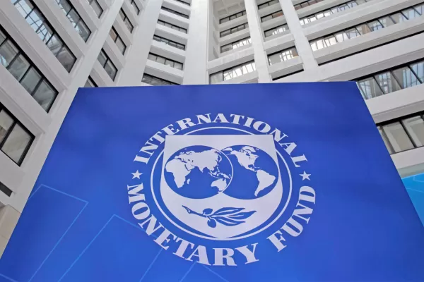Mañana llega al país una nueva misión del FMI para revisar las cuentas públicas