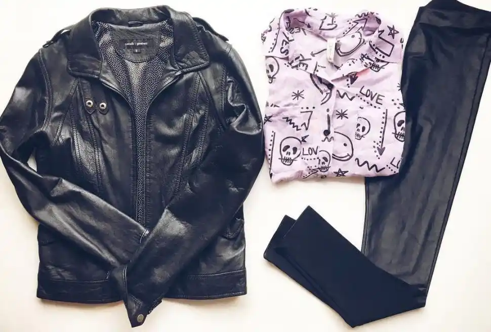 BUEN ESTADO. La ropa seleccionada no debe estar rota. 