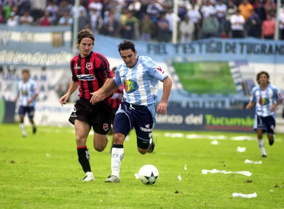 RECORDADO ÉXITO. Un día después de la muerte de Juan Pablo II, Atlético eliminó a Douglas en los cuartos de final del Argentino A ‘05.  