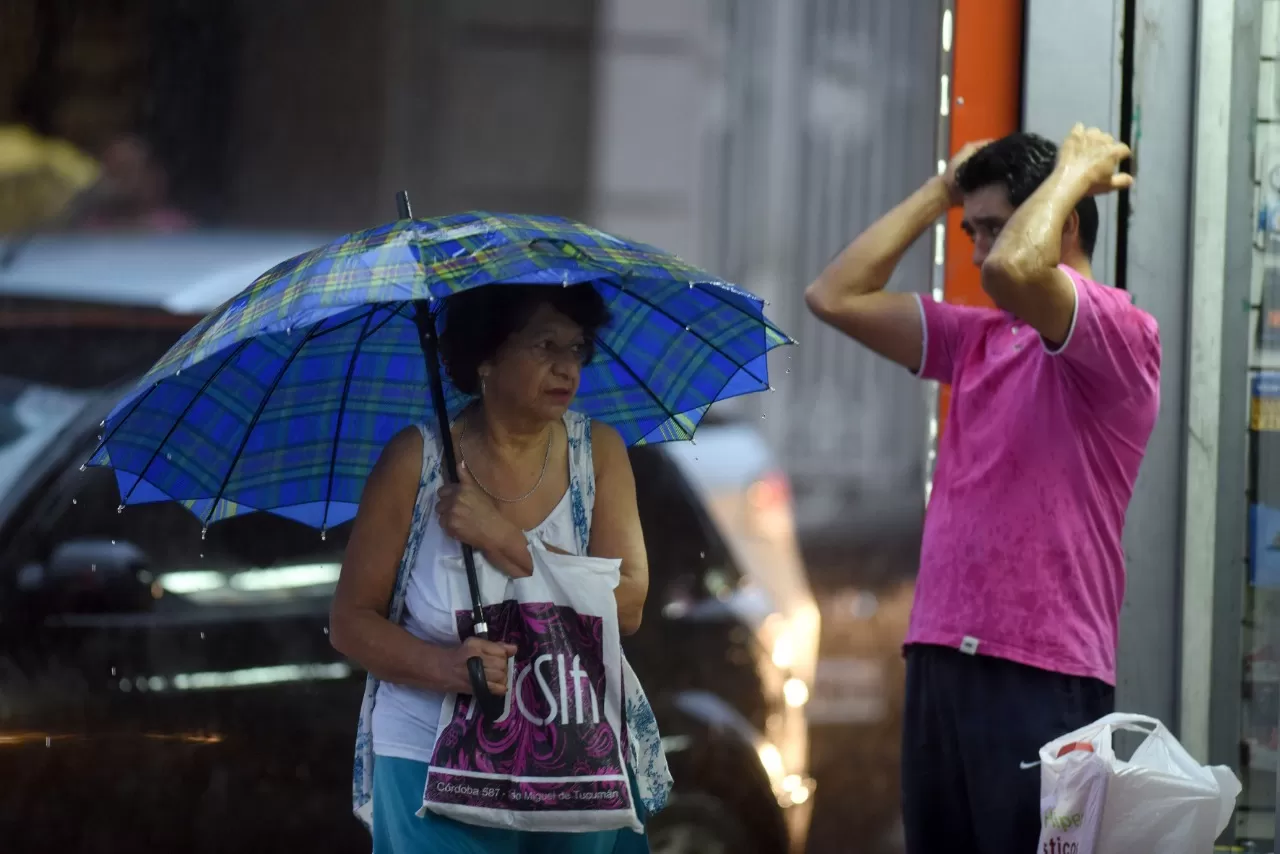 Los tucumanos tendrán una jornada calurosa, pero con una lluvia amenazante. LA GACETA/FOTO DE DIEGO ARÁOZ