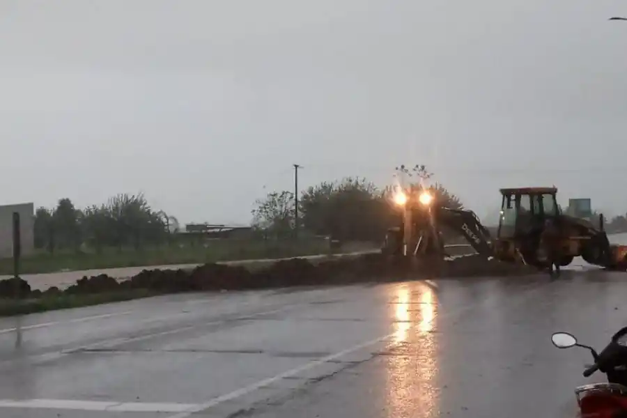 Todavía hay evacuados, aseguró Manzur tras reunirse con el Comité de Emergencia