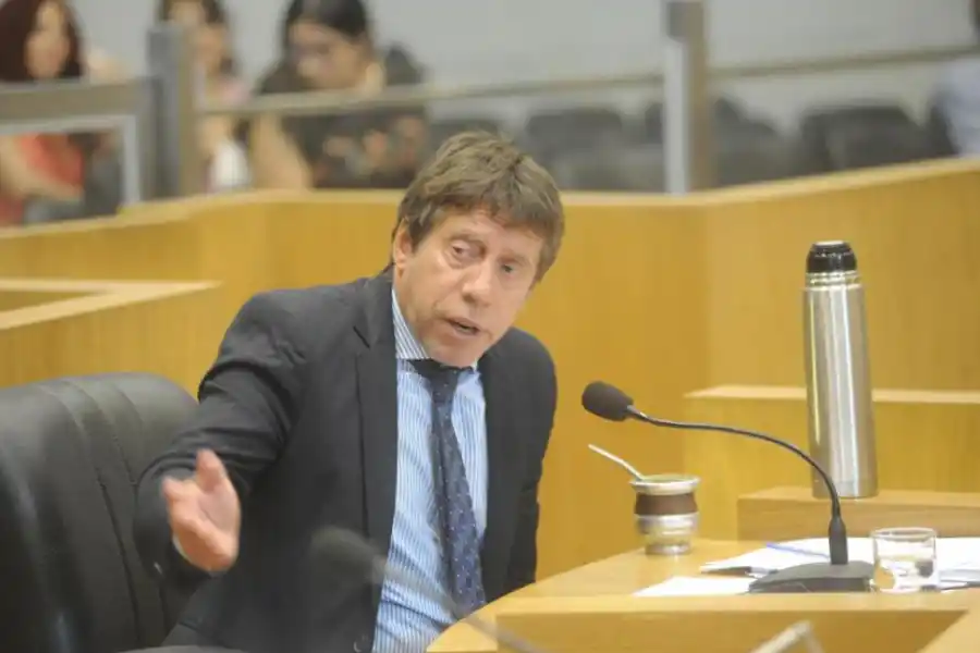  Ricardo Bussi (Fuerza Republicana)