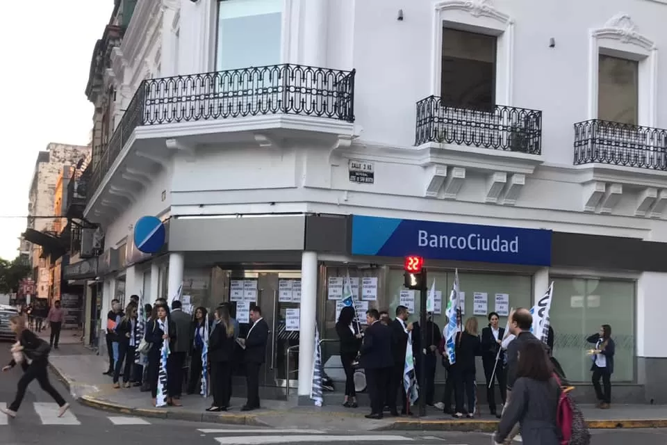 Protesta en la city bancaria por un despido