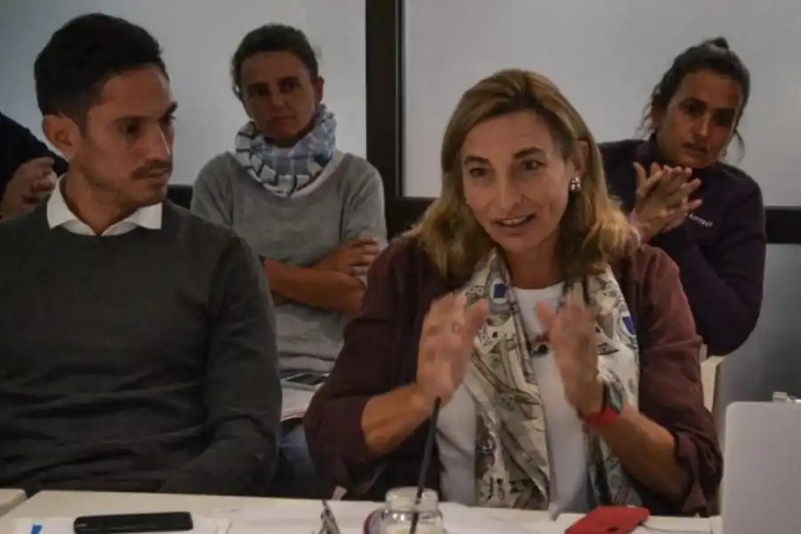 TIENE LA PALABRA. “Mecha” dio detalles del programa para el tenis femenino. 