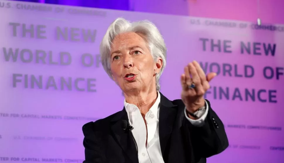 PRONÓSTICOS Y AJUSTES. La entidad que conduce Christine Lagarde prevé que la economía argentina se contraiga el 1,2% durante 2019. Reuters (archivo)