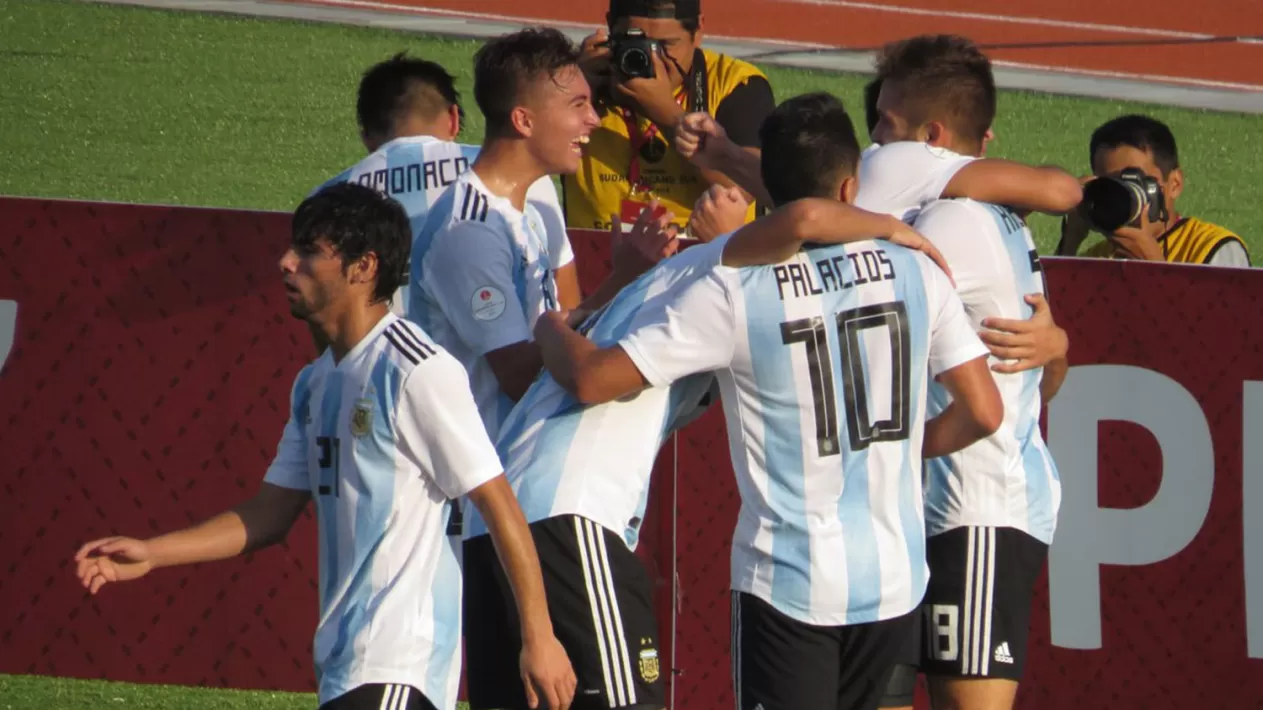 El seleccionado Sub 17 goleó 3-0 a Paraguay y sacó boleto para el Mundial