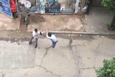 Peleas en el pasaje Bertrés: “Al ser menores de edad, sólo podemos invitarlos a retirarse”