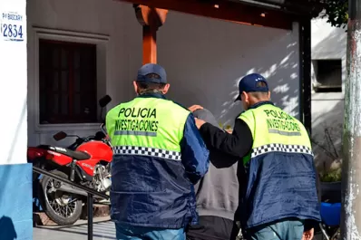 Intentó robar en una casa de avenida Mate de Luna pero la dueña y el vigía lo descubrieron