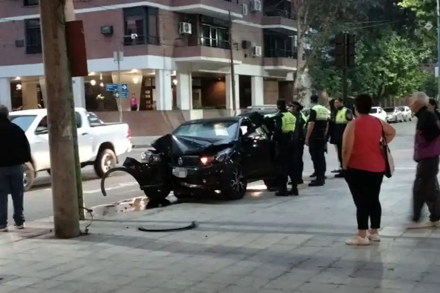 ACCIDENTE. Ocurrió en plaza Urquiza, esta mañana. 