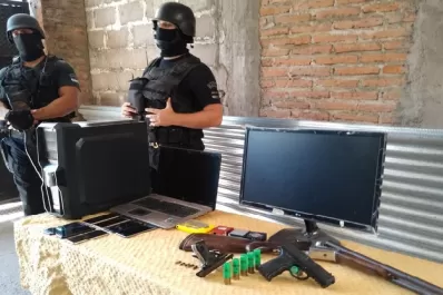 Cayó una banda de “rompevidrios”: tenían escopetas, pistolas y municiones