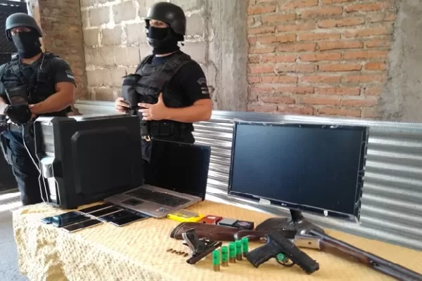 Cayó una banda de “rompevidrios”: tenían escopetas, pistolas y municiones
