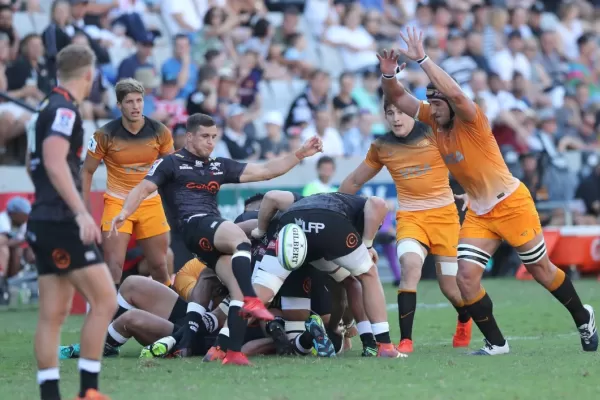 Con una gran actuación de los tucumanos, Los Jaguares pasaron por encima a Sharks