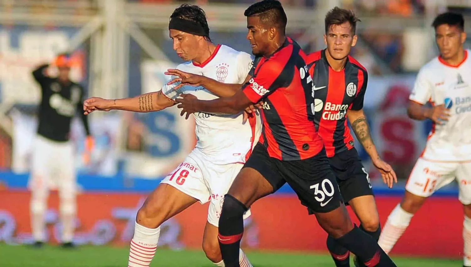 Copa de la Superliga: San Lorenzo y Huracán empataron sin goles en el Nuevo Gasómetro