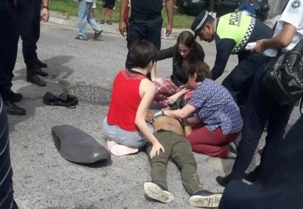 HERIDO. Uno de los delincuentes fue asistido por Cecilia Ramos, la médica que minutos antes había sido asaltada. 