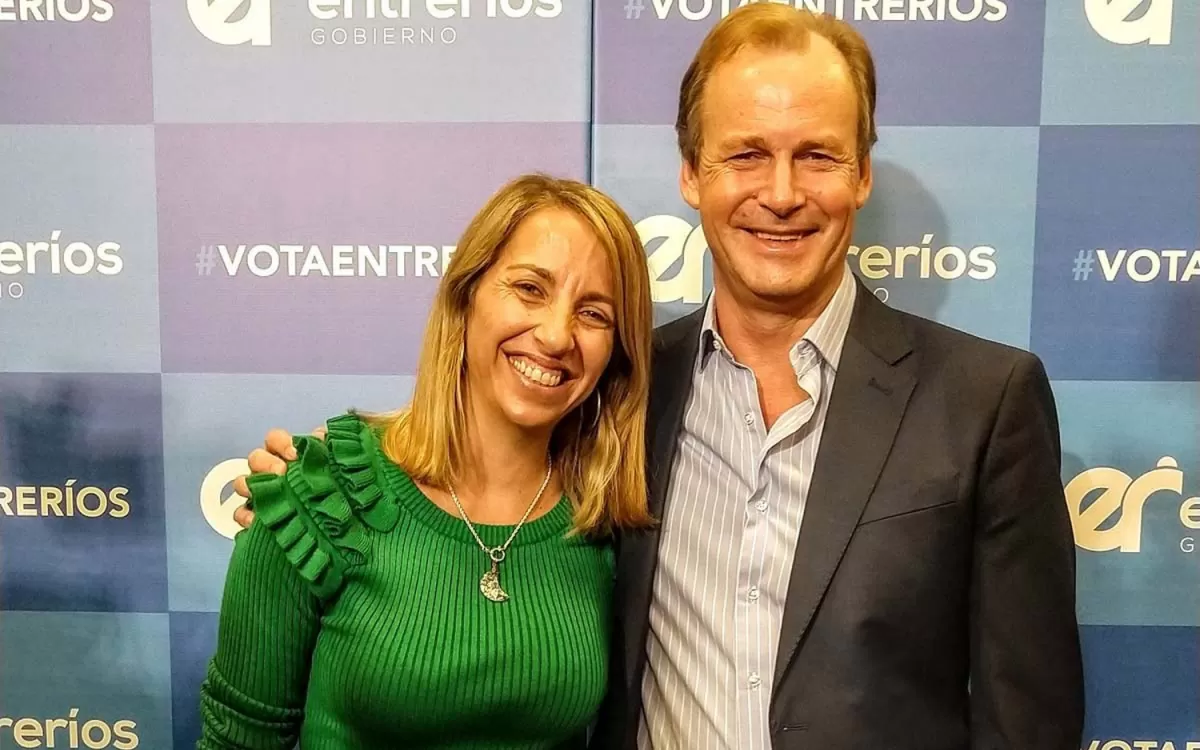 BINOMIO. Bordet posa con María Laura Stratta, actual ministra de Desarrollo Social y su compañera de fórmula. télam