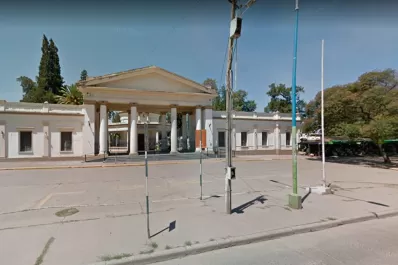 Sufrió un violento asalto en el interior del Cementerio del Norte