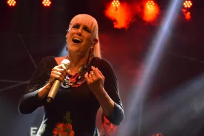 Valeria Lynch trae sus grandes éxitos y versiones del rock
