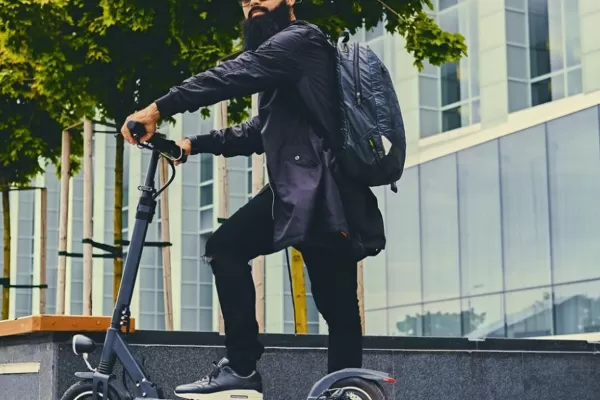 Monopatines eléctricos: la alternativa para aliviar el tránsito en la ciudad