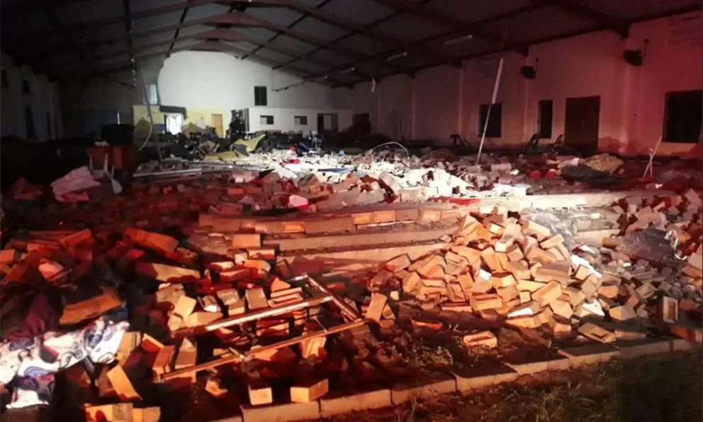 Al menos 13 muertos por el derrumbe de una iglesia en Sudáfrica
