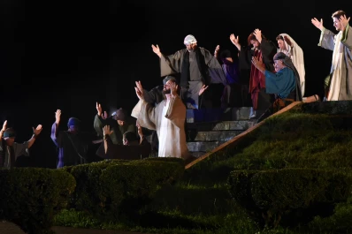 Una multitud disfrutó “Vida y Pasión de Dios Hombre” en el lago San Miguel