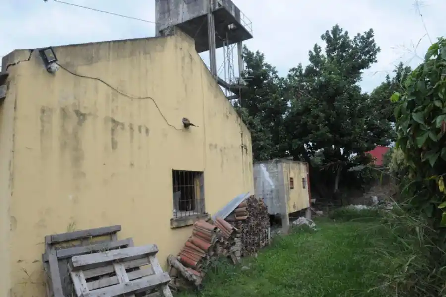 SIN FRENO. El hogar sufrió otra vez el robo de materiales.  