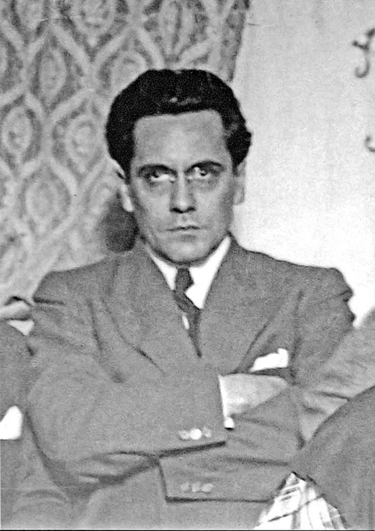 JOSÉ LUIS TORRES. Famoso periodista político, que acuñó el término “década infame”, título de su libro de 1945.