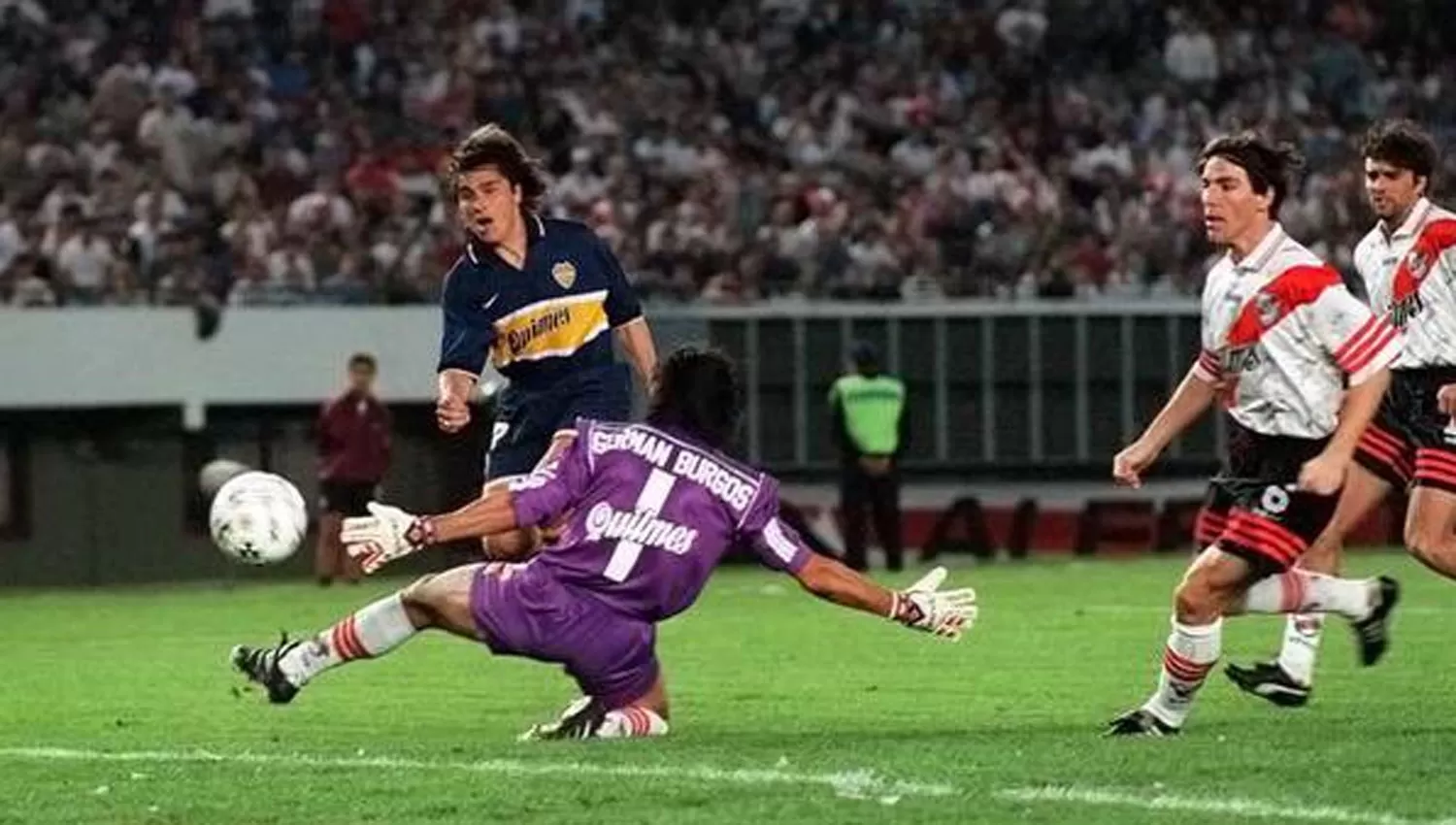 EL MÁS RECORDADO. Toresani le anotó a River, en el Monumental, en el último Superclásico jugado por Maradona.