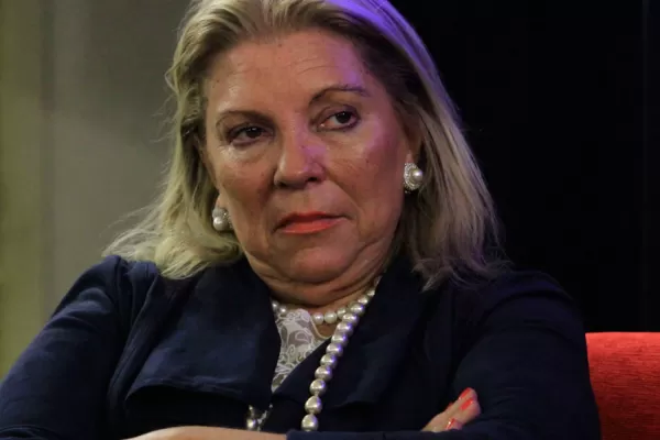 Carrió pide a los pobres que no voten más a los que se robaron el país