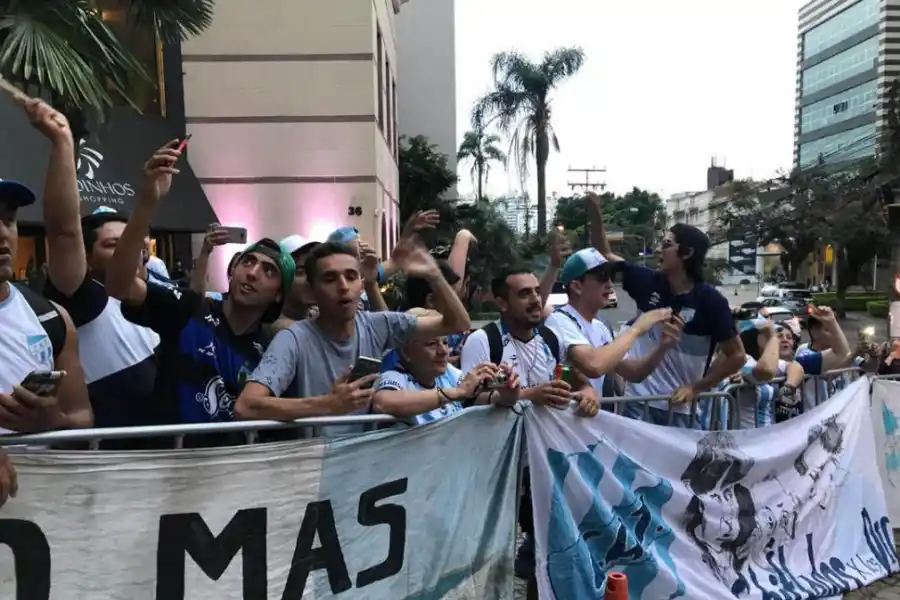 El color de Atlético minutos antes del choque ante Palmeiras, en San Pablo. LA GACETA/FOTO DE LEO NOLI