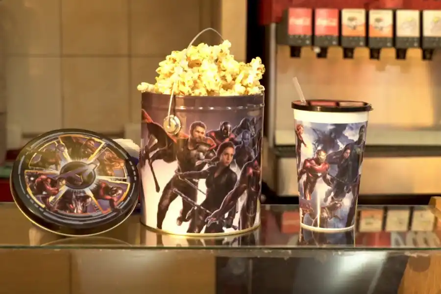 Todo en las salas es temático de Avengers