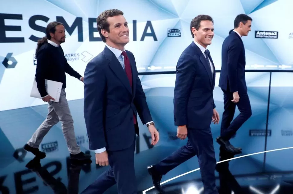 SEGUNDO. Iglesias, Casado, Rivera y Sánchez llegan al estudio de televisión. Reuters