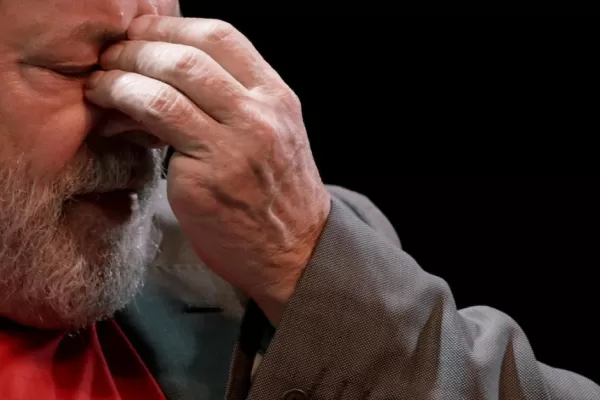 La reducción de su condena no conforma a Lula