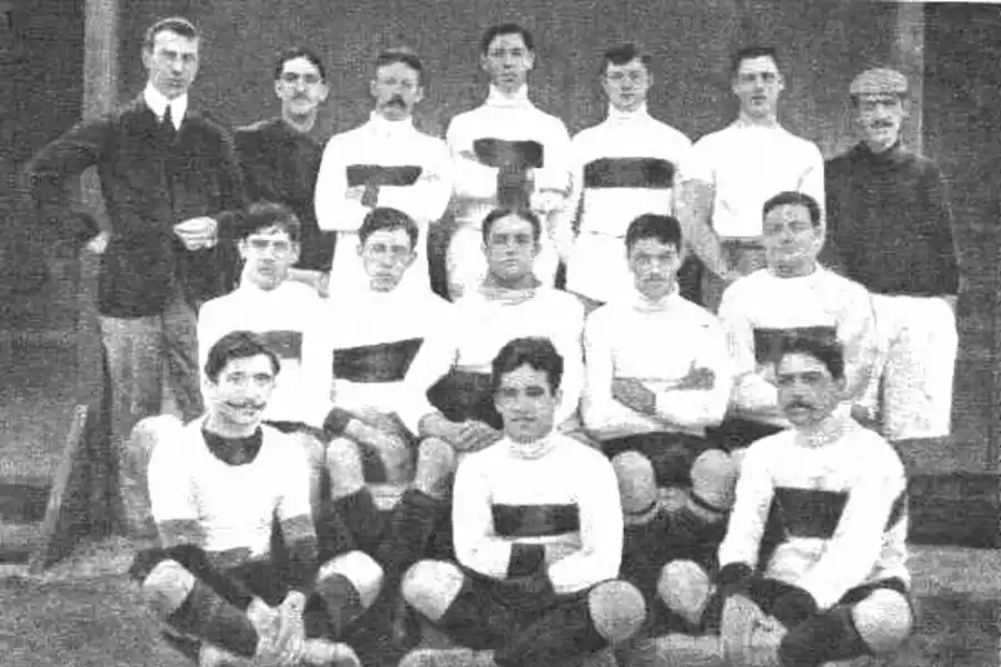 El primer team criollo de rugby se llamó Facultad de Ingenieria y debutó en 1904.