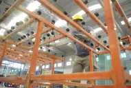 La producción industrial cayó un 8,4% en marzo