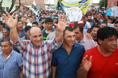 Manzur recorrió el barrio Juan XXIII, acompañado por el legislador Ramírez