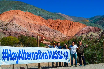 En todo el país empapelaron las calles con “Massa Presidente 2019