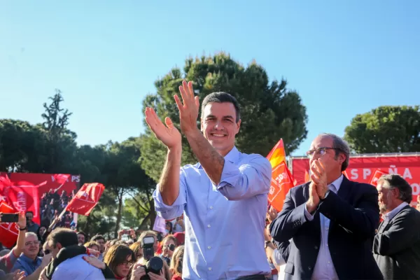 Comicios en España: gana el socialismo y avanza la extrema derecha