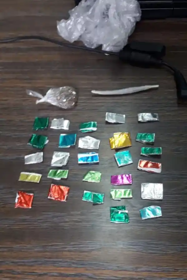 Droga, dinero, celulares y más: la policía incautó de todo durante el fin de semana