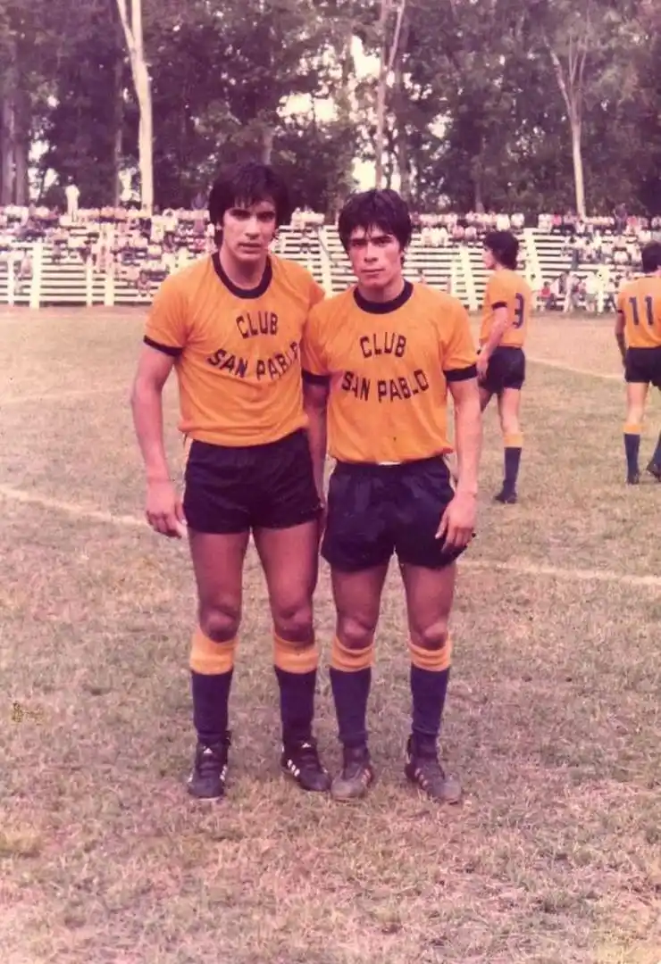 SOCIEDAD. En San Pablo, compartió equipo con José Ernesto “Mono” Campos.