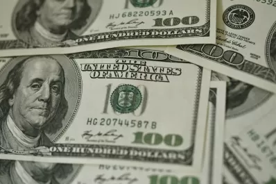 El dólar tuvo una leve baja y cerró la semana a $ 46,042