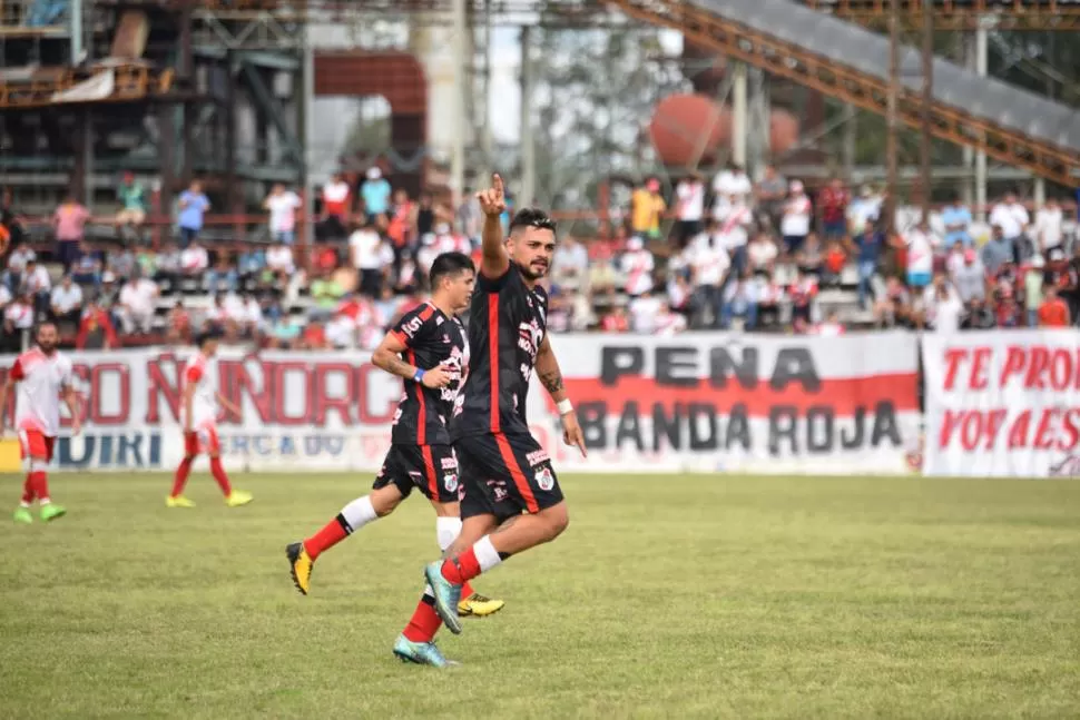 DIFERENCIA. Eduardo Rojas festeja el único gol del partido para Ñuñorco. la gaceta / foto de Osvaldo Ripoll