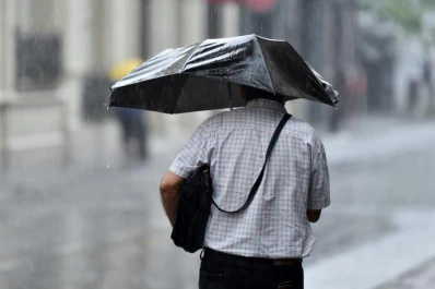 Paraguas, piloto y botas: todo el día estará fresco y lluvioso