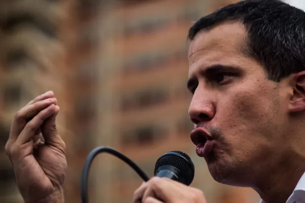 Hoy no hay sueldo que alcance, dijo Guaidó y pidió a los venezolanos salir a las calles