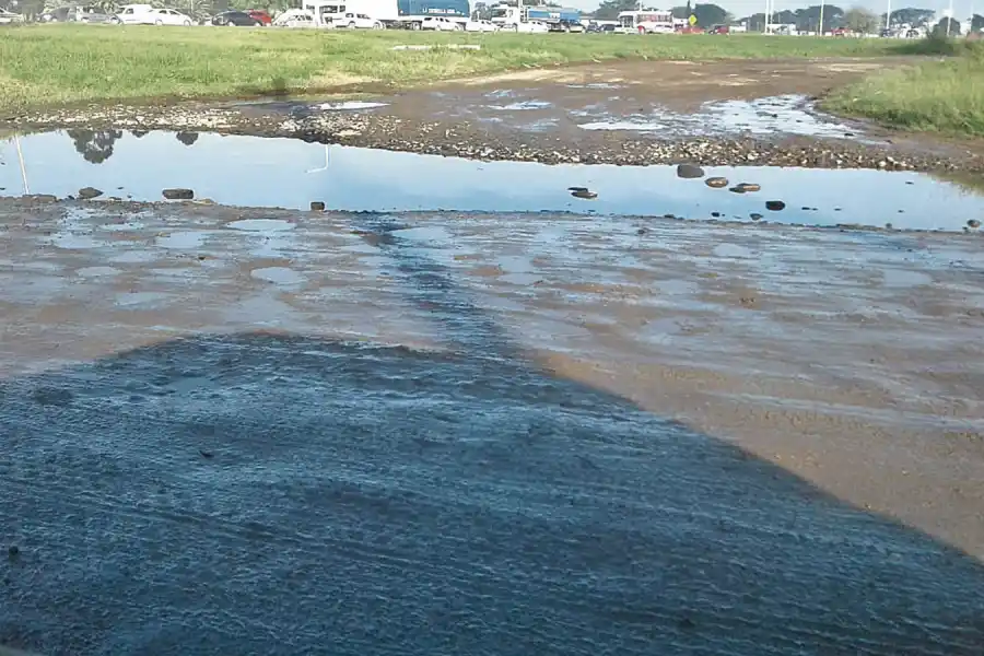 Trampa para discapacitados en la avenida Roca