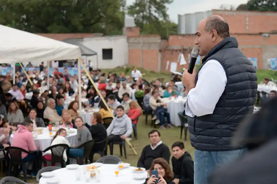 Vamos a sufrir los coletazos de una economía nacional equivocada, avisó Manzur