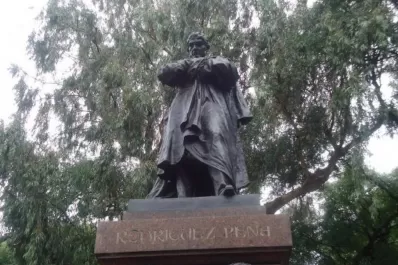 Estatuas de próceres