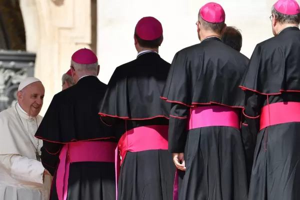 Denuncian a obispos argentinos por encubrir abusos y le piden al Papa que interceda